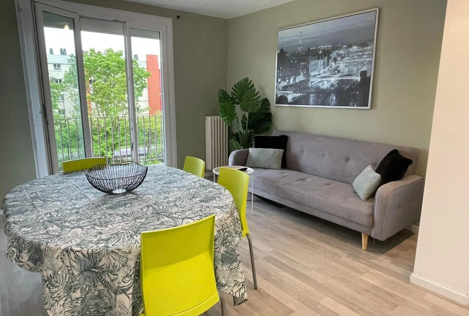 Colorino - T4 Lumineux Cosy, Parking Gratuit, Commerces Saint-Brieuc Apartment